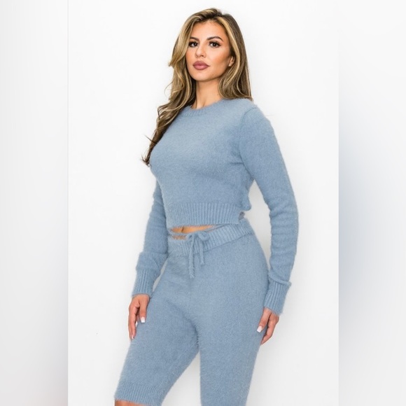 Tan two piece short set. - Picture 2 of 4